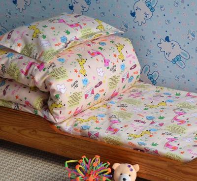 定制幼兒園床上用品，從三件套到六件套，精選棉花被褥，誠(chéng)招代理，一件代發(fā)，提供高清細(xì)節(jié)圖